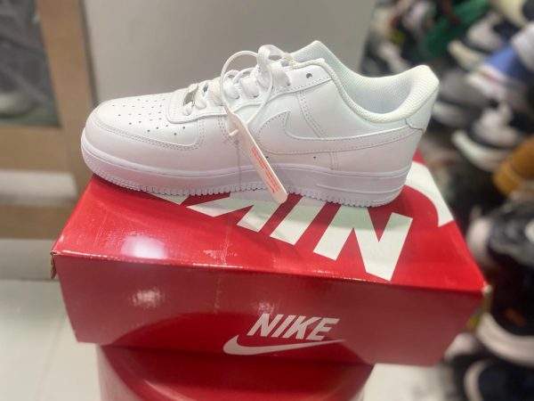 NIKE